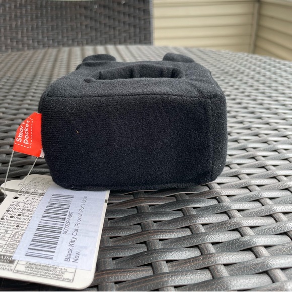 Daiso Japan Black Cat iPhone/iPod Holder - Picture 4 of 8